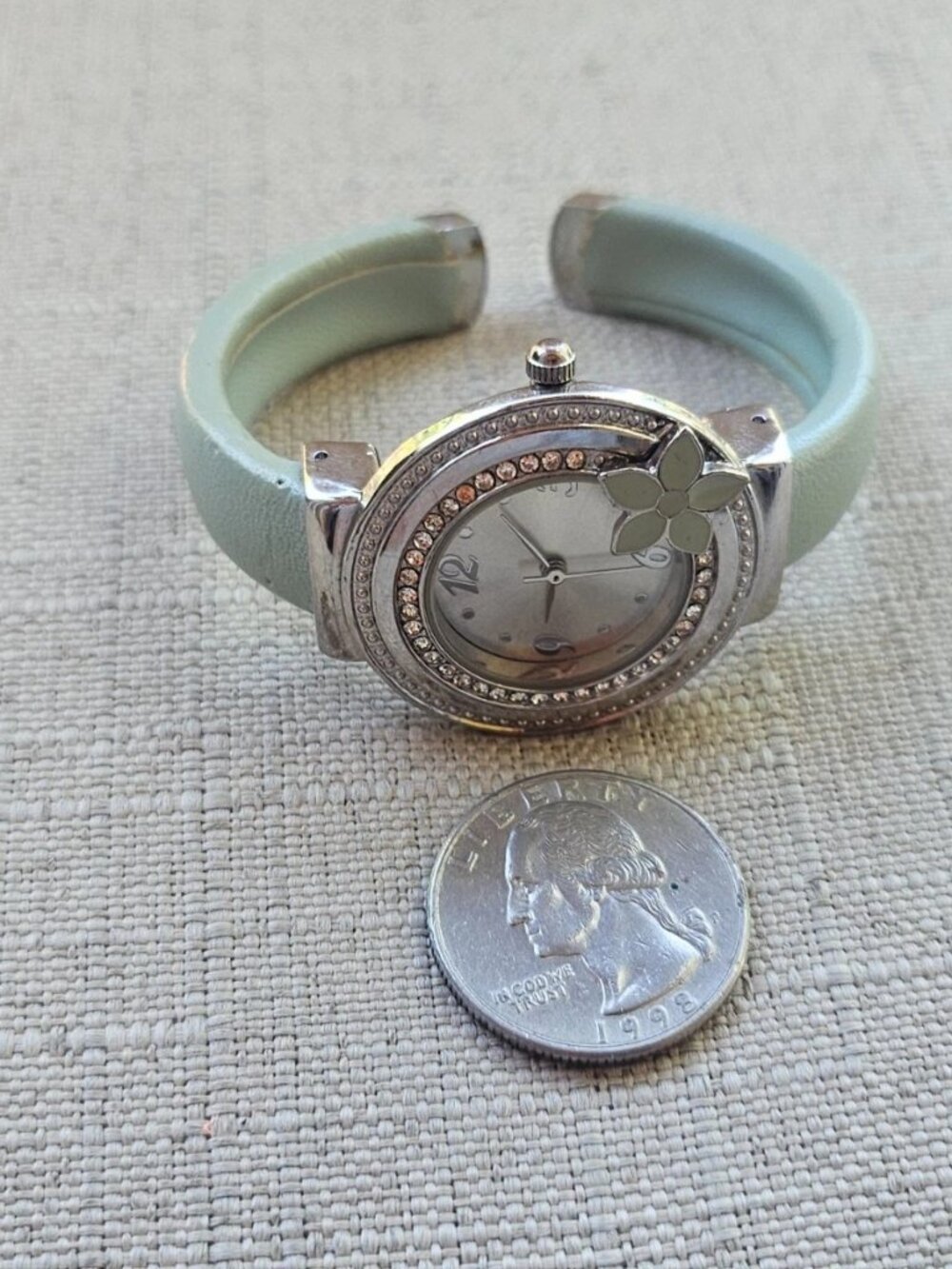 Accutime Ladies Wristwatch Cuff Band Bracelet Crystals Accent Bezel Analog Watch - Picture 9 of 11